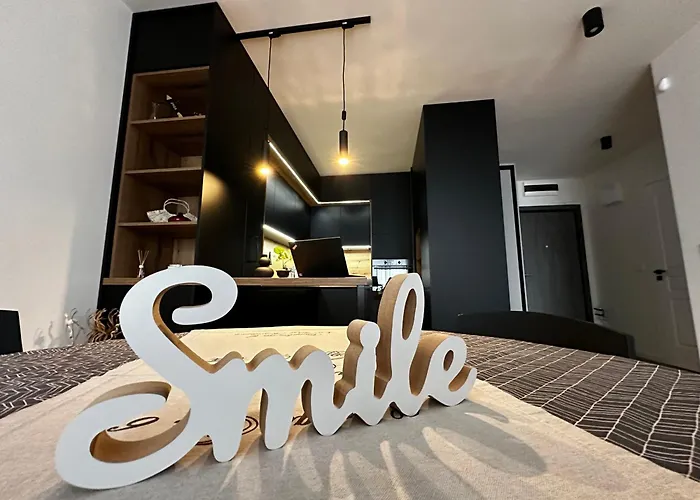 1br Modern Near The Sofie