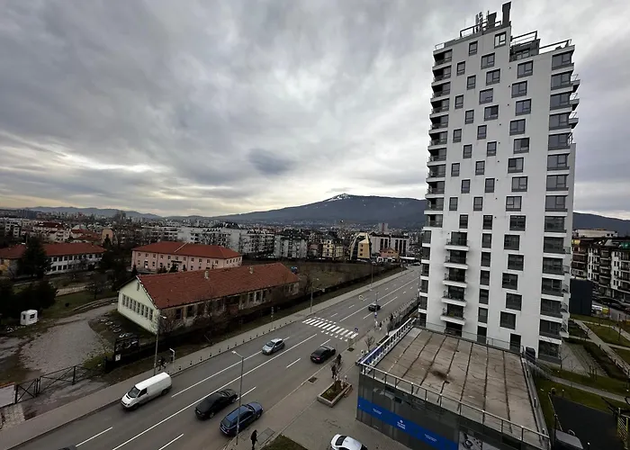 1br Modern Near The *